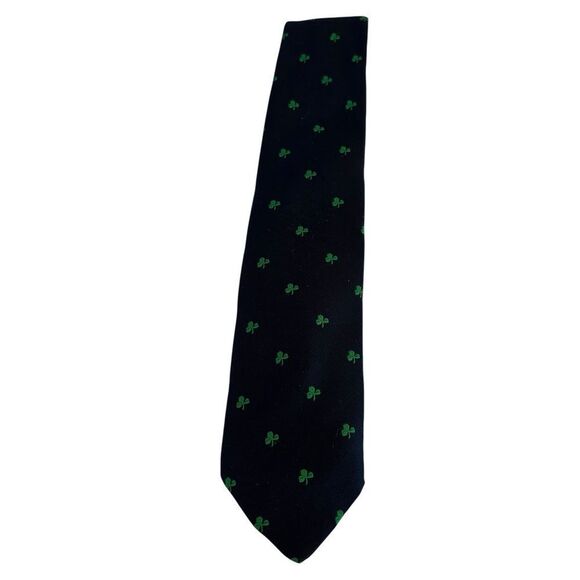 Dark Blue Tie w/ Green Shamrocks. Very Sharp! - Picture 2 of 7